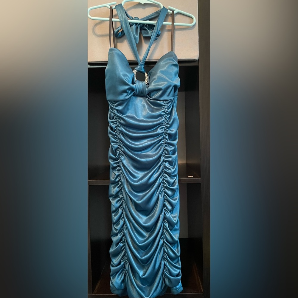Beautiful like new aqua prom/ formal dress. Size small